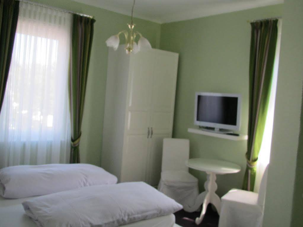 Hotel Alleeschloesschen バート・ヴィルドゥンゲン エクステリア 写真